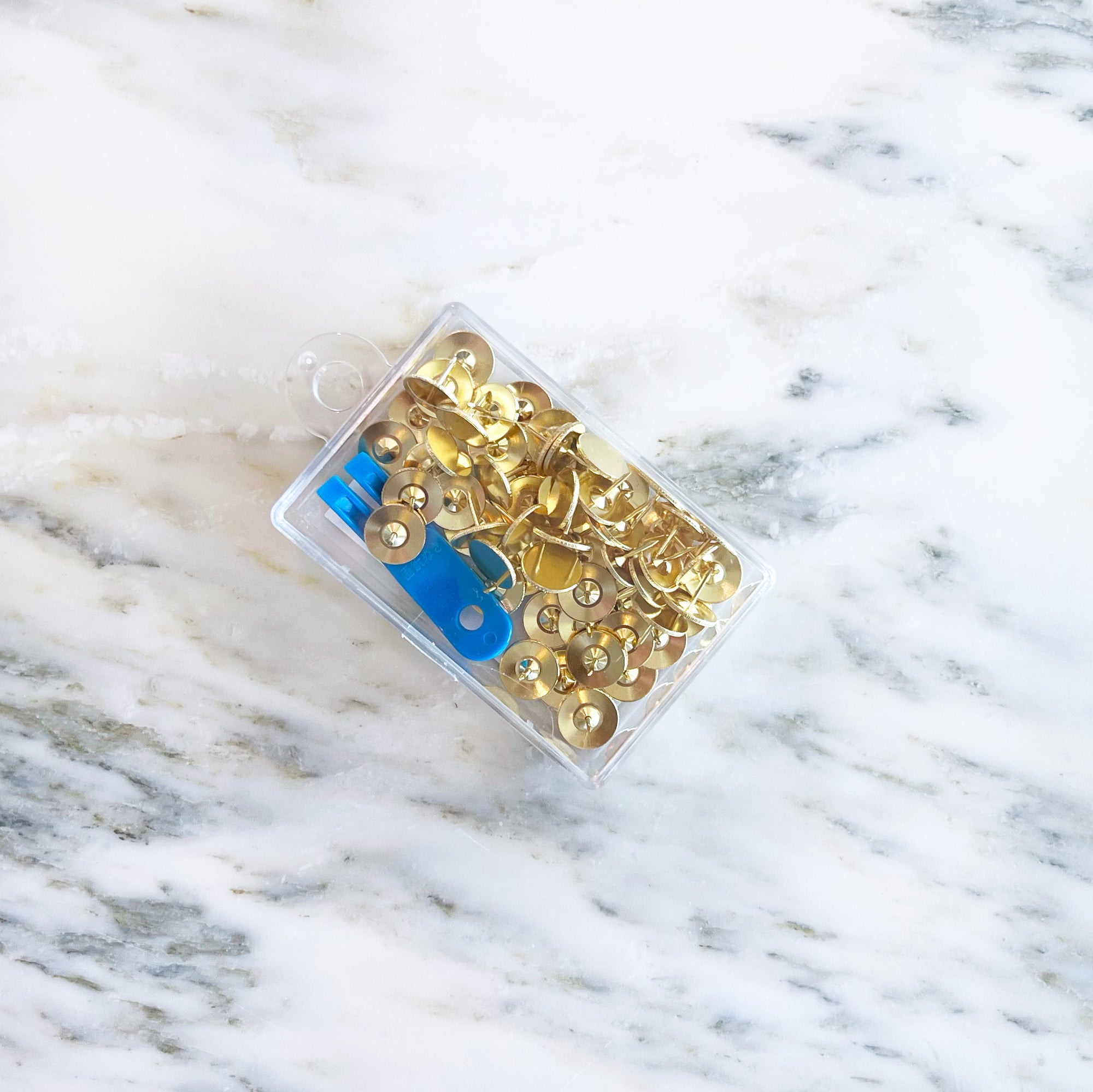 Clover Brass Thumb Tacks